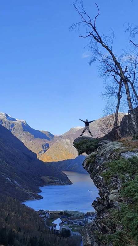Queen's Chair Geiranger, Western Norway — Viewpoint on Geiranger road at 800 meters above sea level